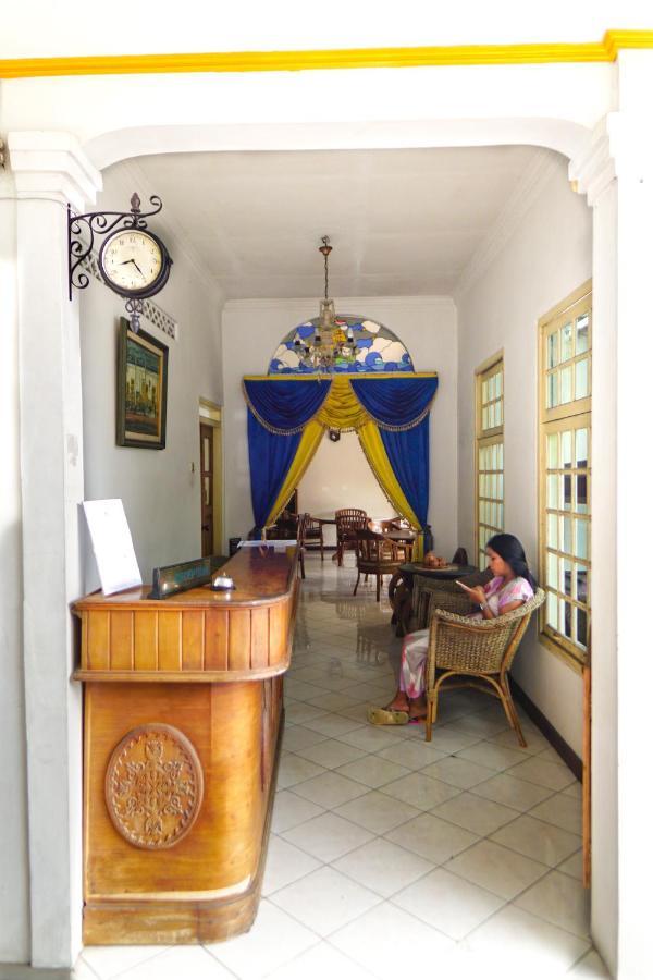 Hotel Tulips Yogyakarta Kültér fotó