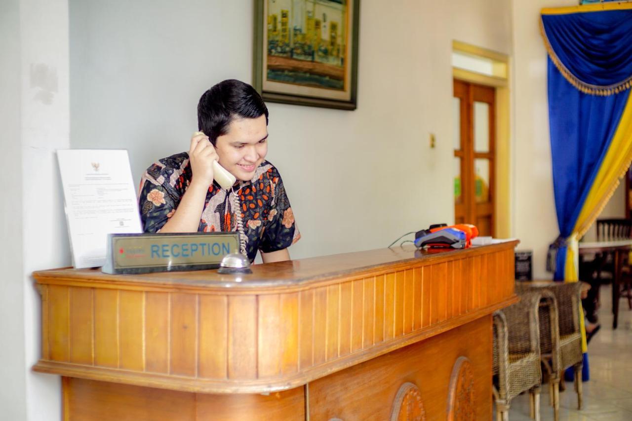 Hotel Tulips Yogyakarta Kültér fotó
