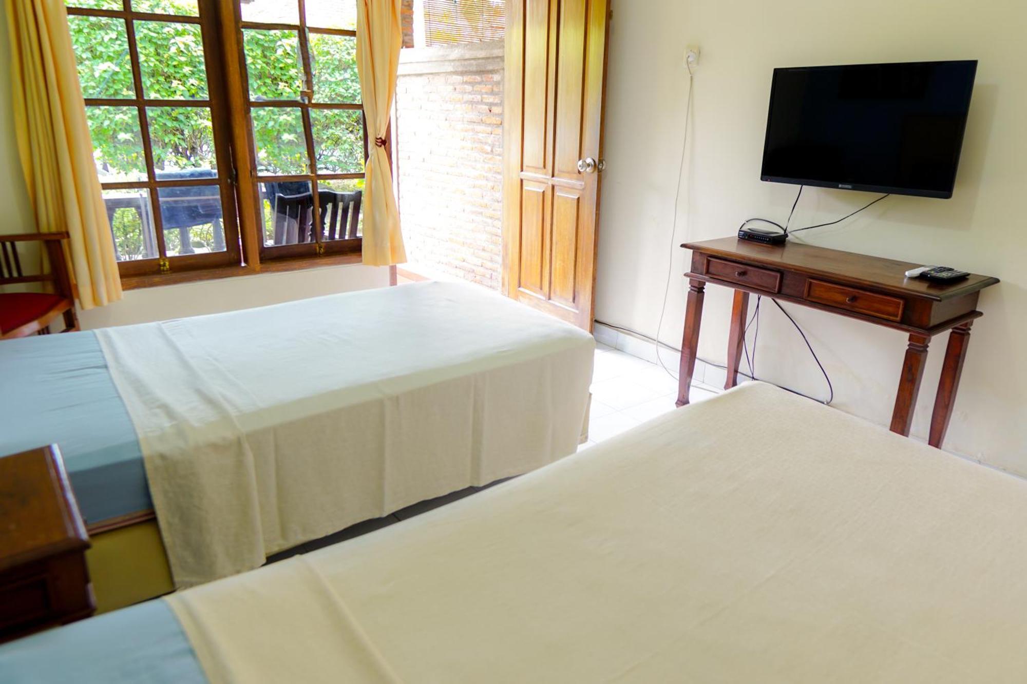 Hotel Tulips Yogyakarta Kültér fotó