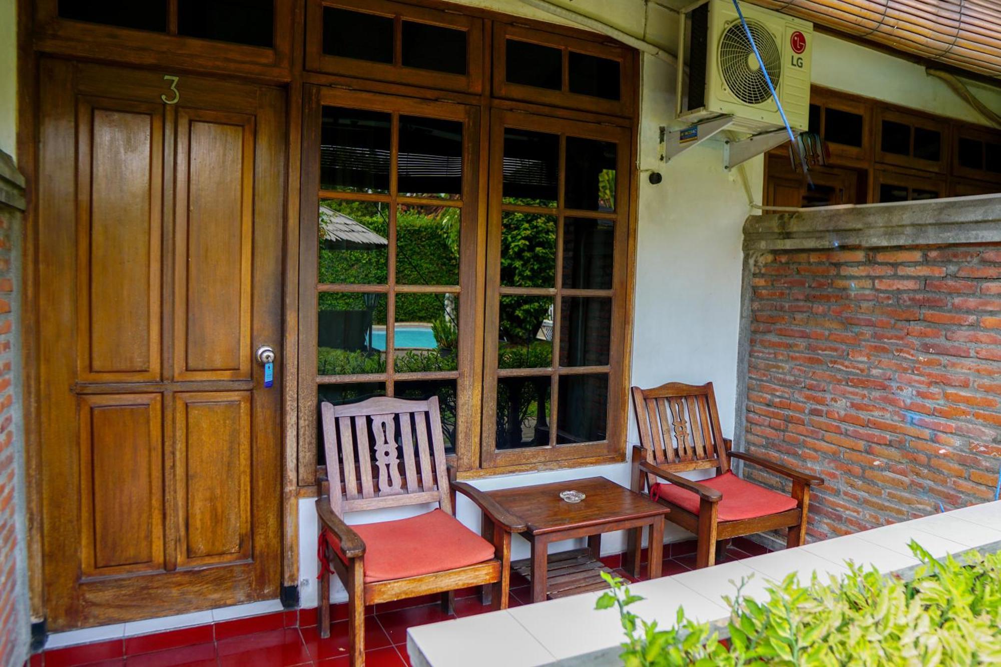 Hotel Tulips Yogyakarta Kültér fotó